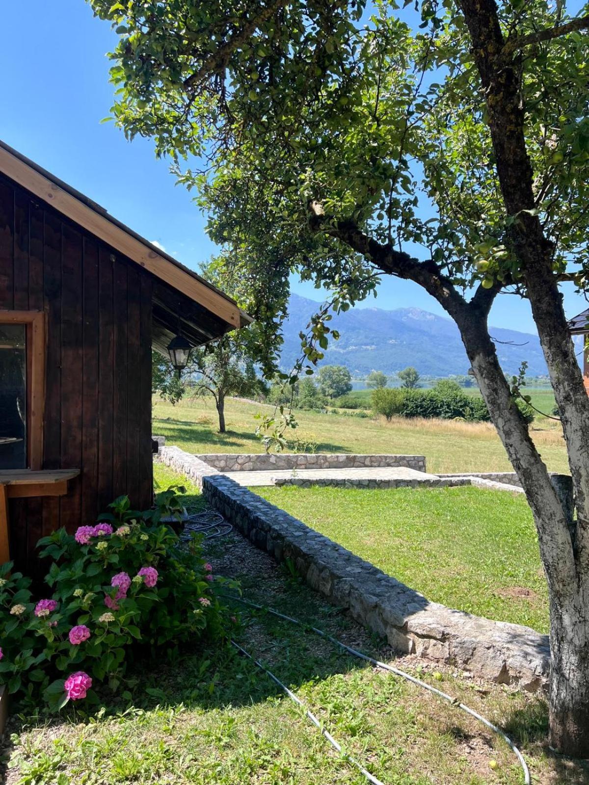 Camp Hotel Lake Views 普拉夫 外观 照片