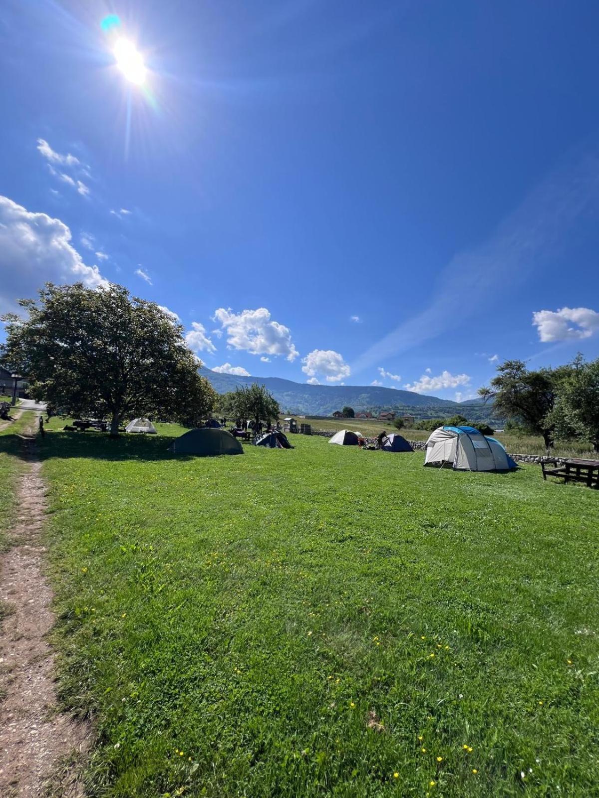 Camp Hotel Lake Views 普拉夫 外观 照片