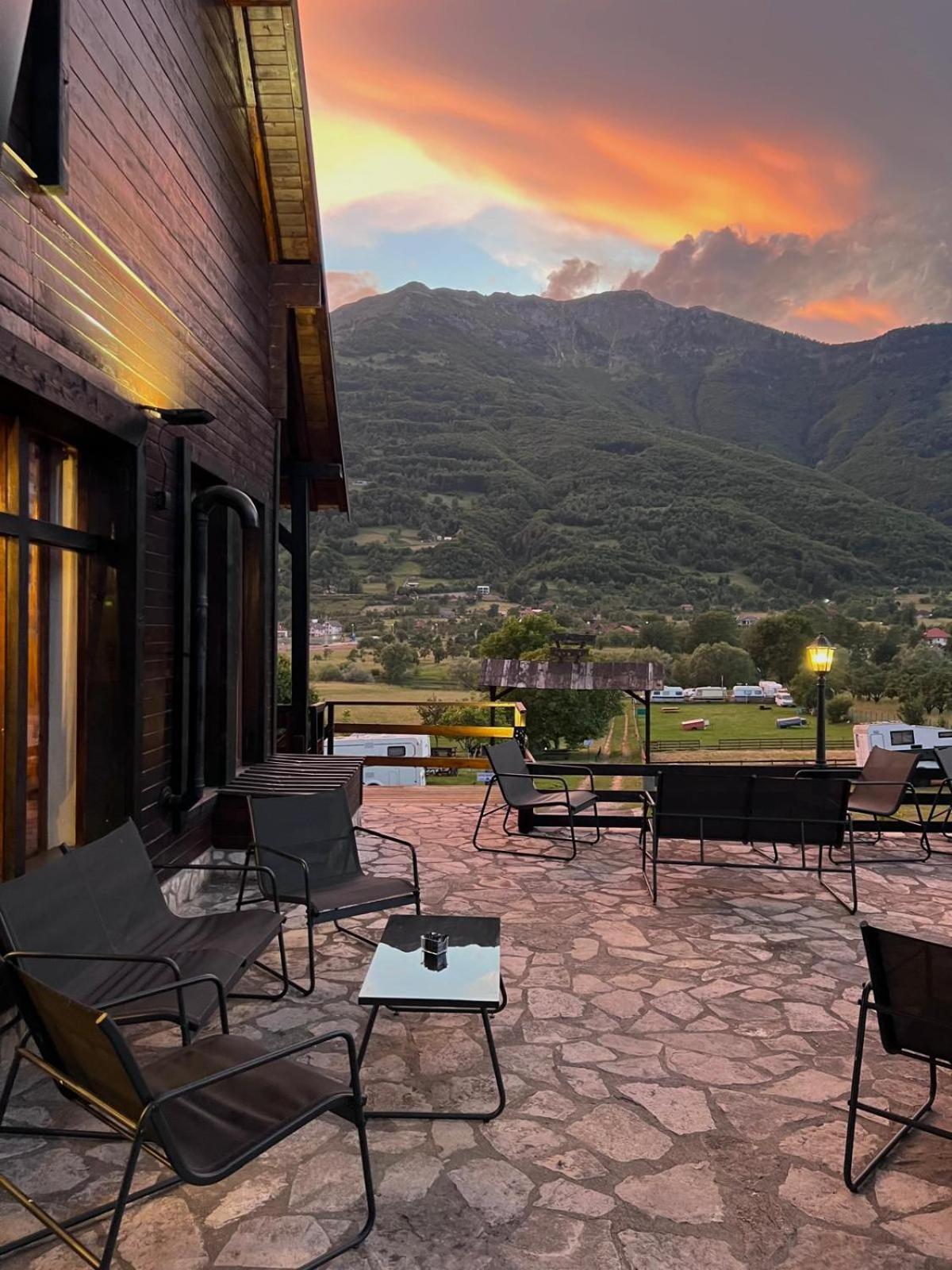 Camp Hotel Lake Views 普拉夫 外观 照片